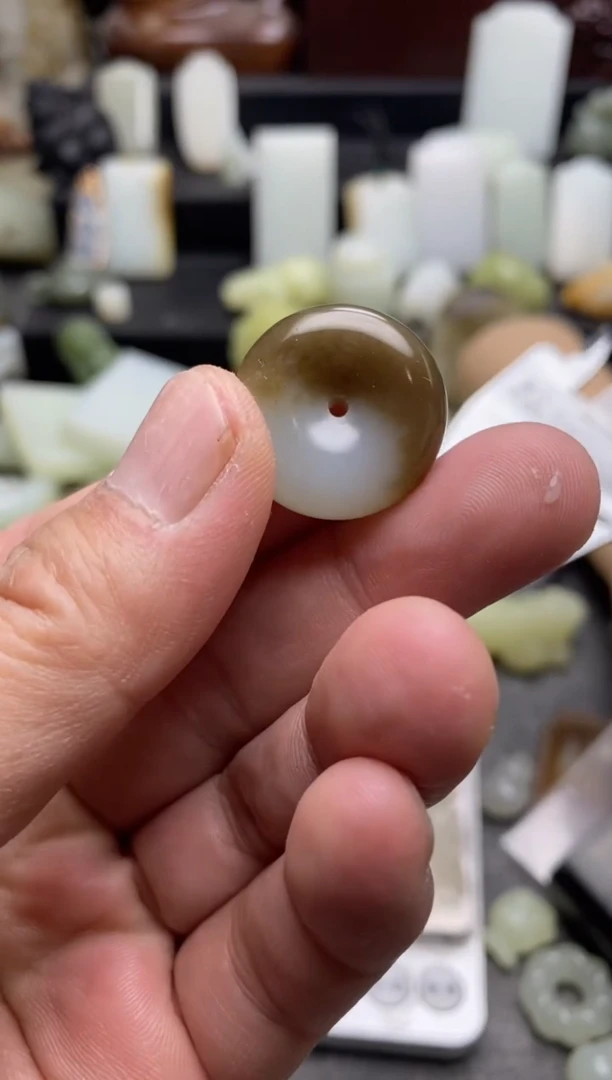 颈饰未镶嵌和田玉平安扣