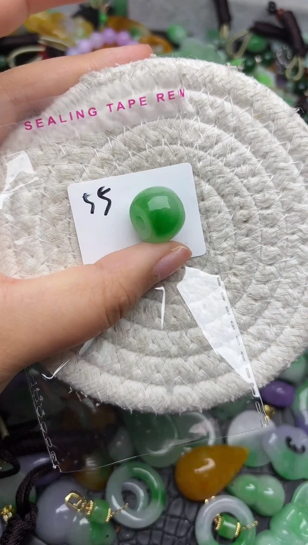 颈饰未镶嵌翡翠缅甸翡翠吊坠