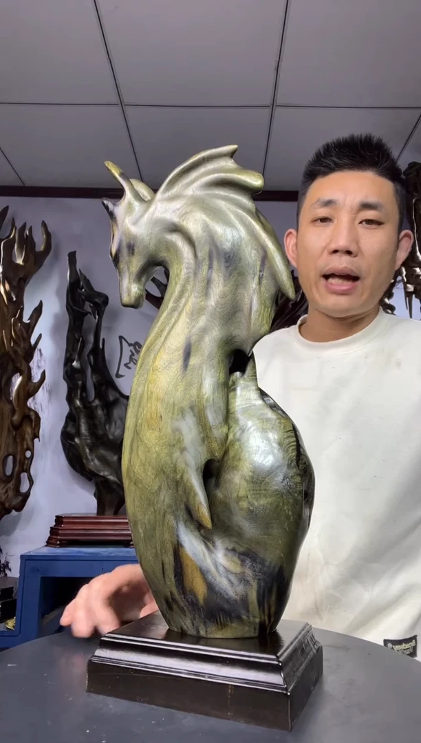 金丝楠木雕款晨**雨金丝楠木工艺品摆件