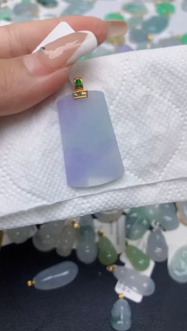 翡翠18K金镶嵌颈饰天然缅甸A货翡翠