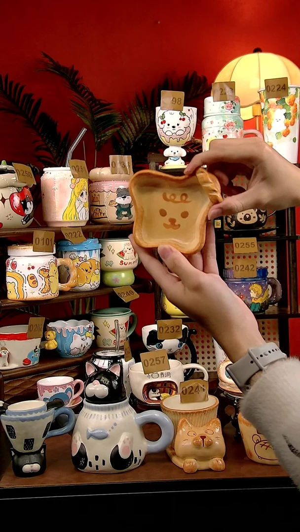 碟瓷DIY景德镇创意陶瓷手工手绘卡通风面包系列碟子