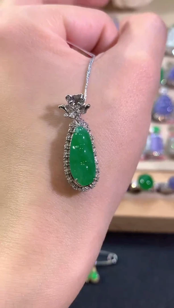 吊坠(不含链)18K金镶嵌翡翠冬日珠宝E62