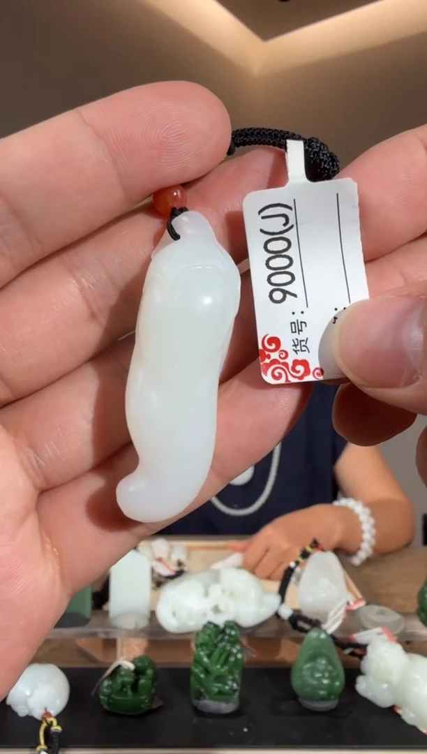 和田玉未镶嵌颈饰J