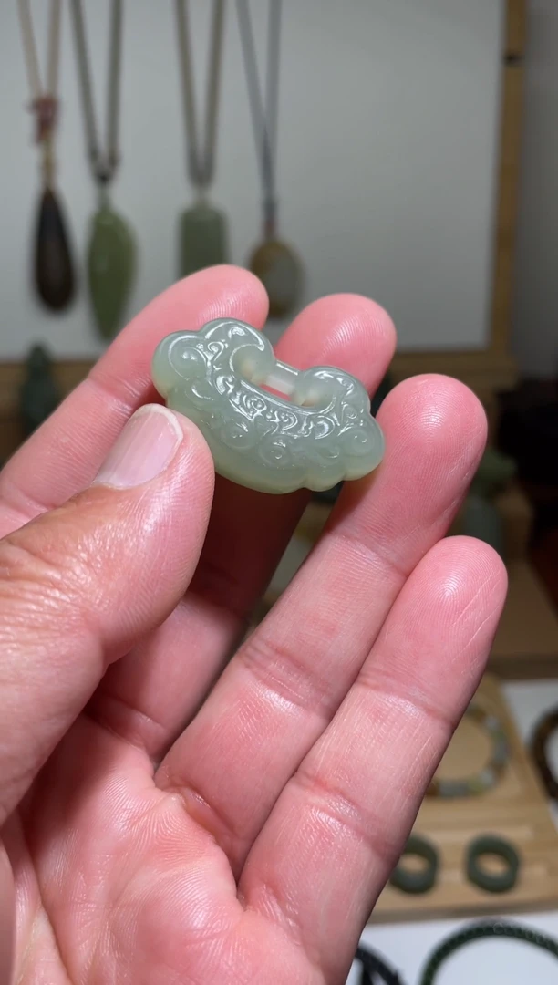 和田玉未镶嵌颈饰2