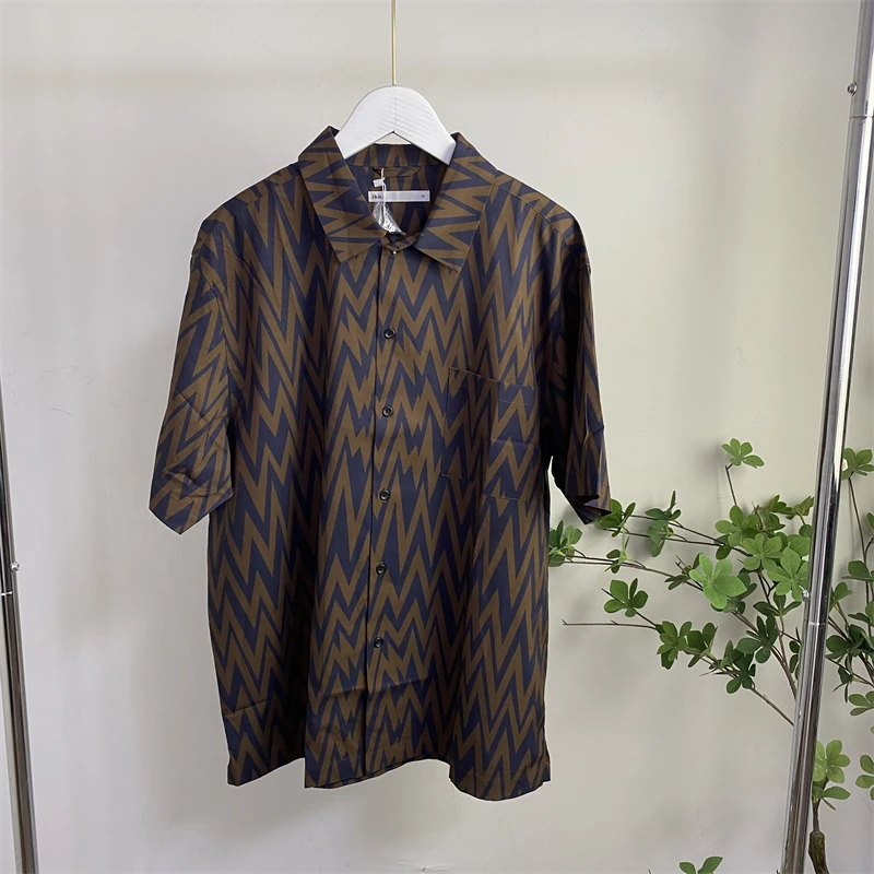 C7681外贸男士休闲短袖衬衫翻领印花单排扣衬衣