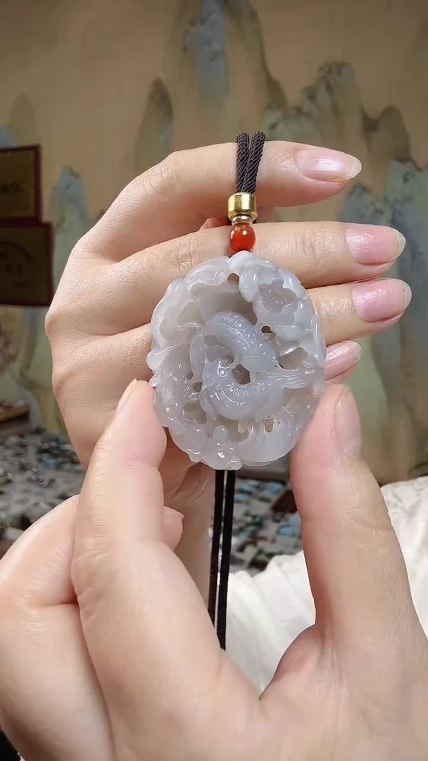 颈饰未镶嵌和田玉.