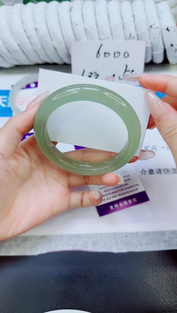 未镶嵌手镯石英质玉52/60.2