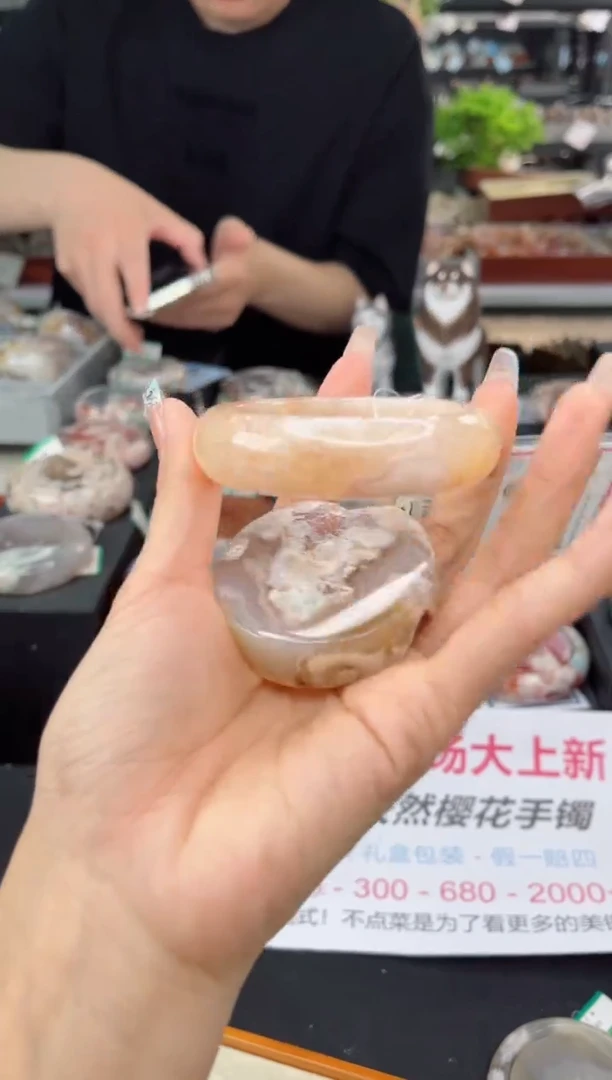 【闪购商品】石英质玉手镯未镶嵌56圈口（赠品镯心）1428372