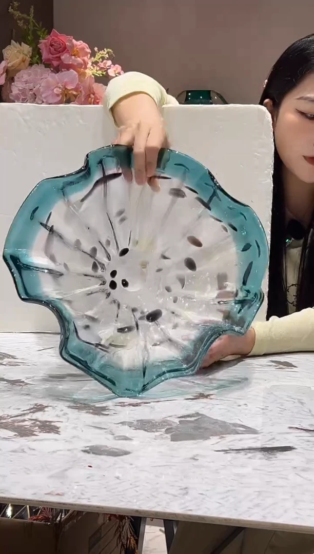 蓝色荷叶琉璃小果盘