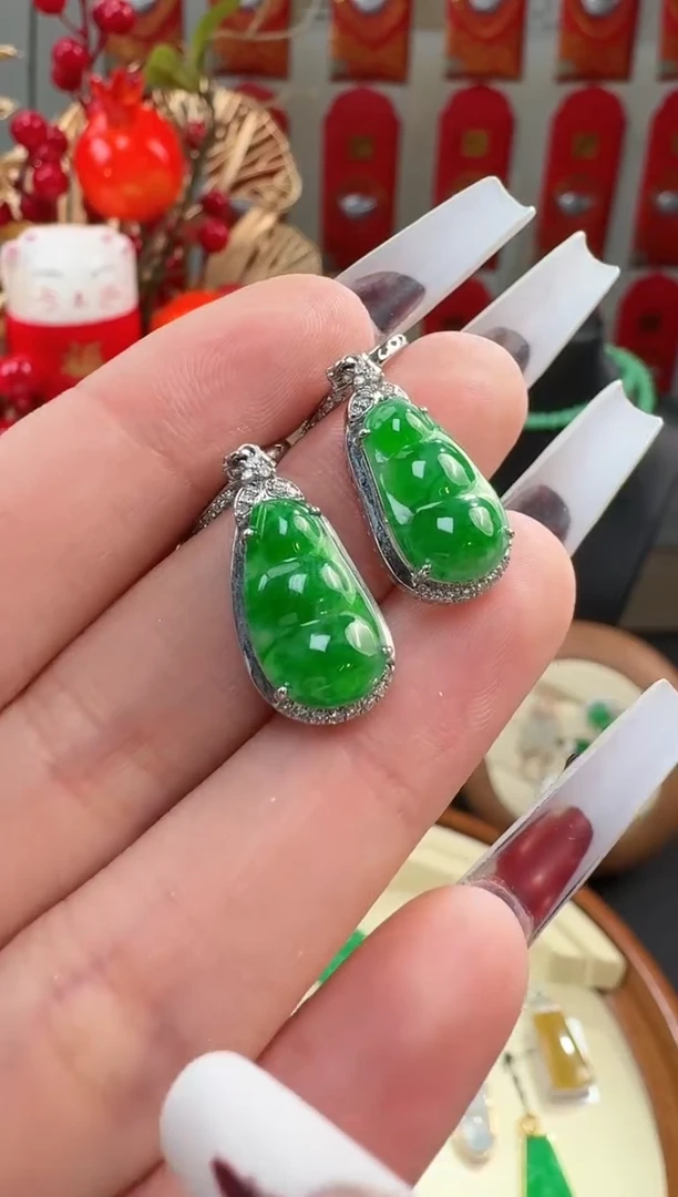 【闪购商品】翡翠颈饰18K金镶嵌耳饰