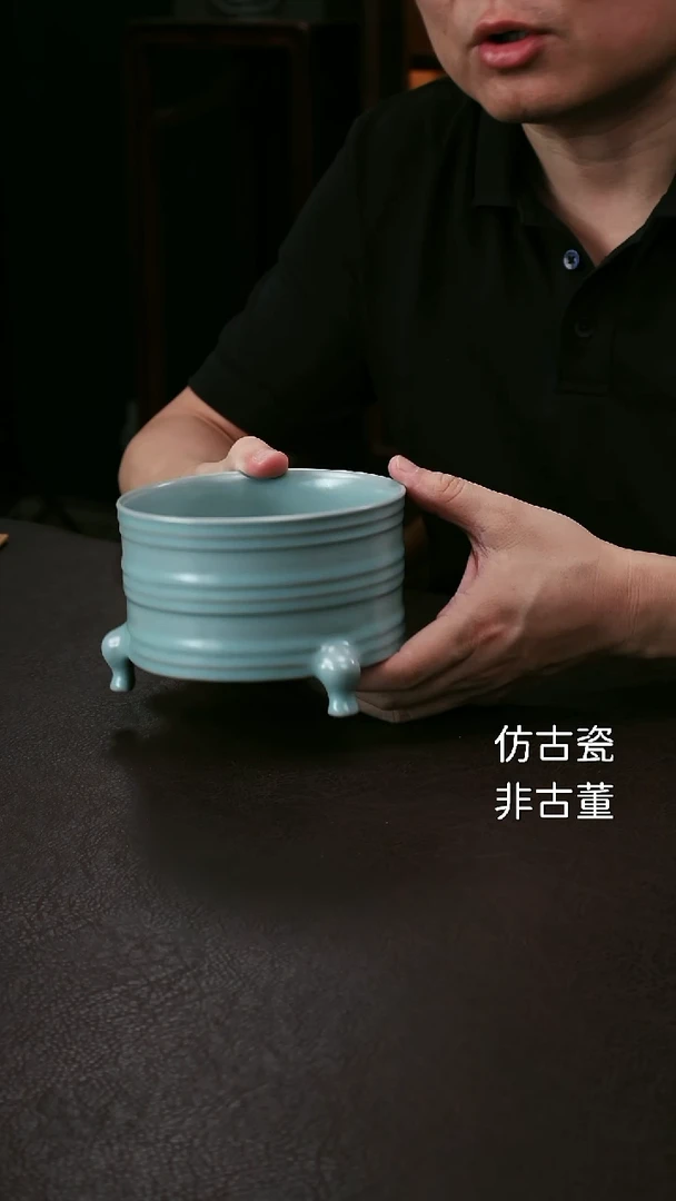 其他中号三足弦纹樽27