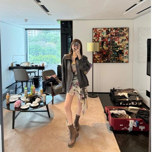 夏季设计感小众拼接原创设计不规则吊带连衣裙