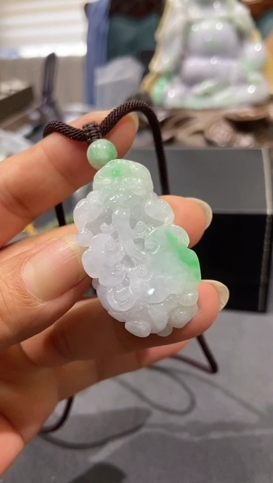 翡翠未镶嵌颈饰?***零吊坠