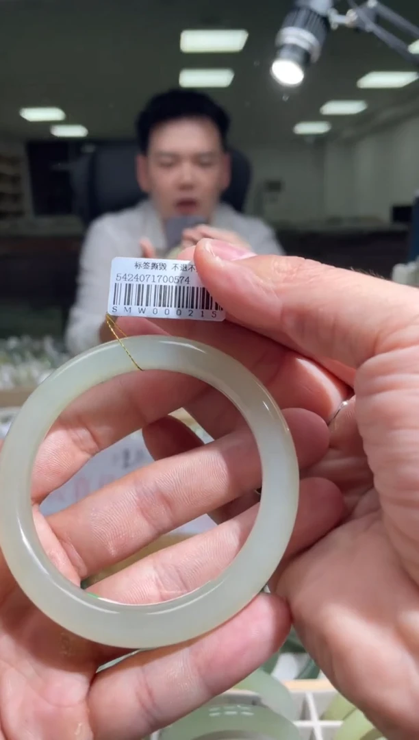 和田玉手镯未镶嵌【老卢徒弟放漏款】57-58圈，0215