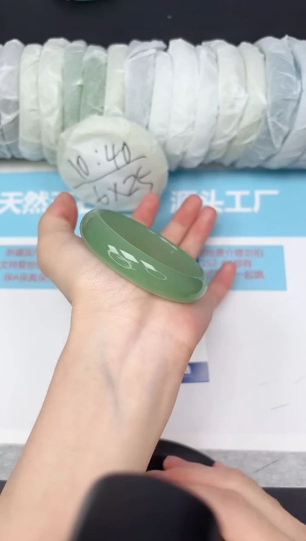 未镶嵌手镯石英质玉124/5657