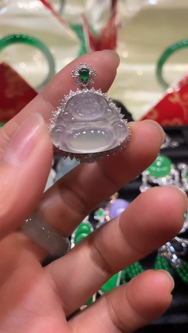 【闪购商品】翡翠吊坠(不含链)18K金镶嵌佛公 