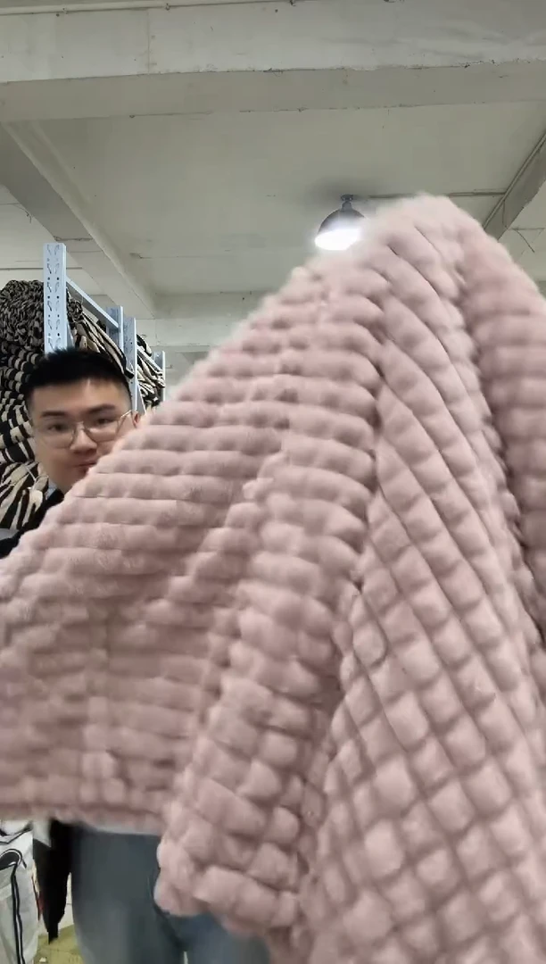 兔毛清货【2*2.3米高货兔兔被】外贸原单毛毯底价清货拼手速