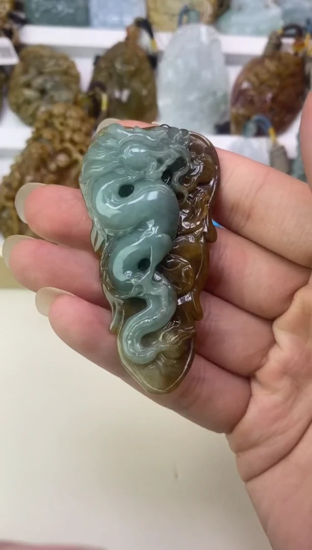 翡翠未镶嵌颈饰景**花天然翡翠