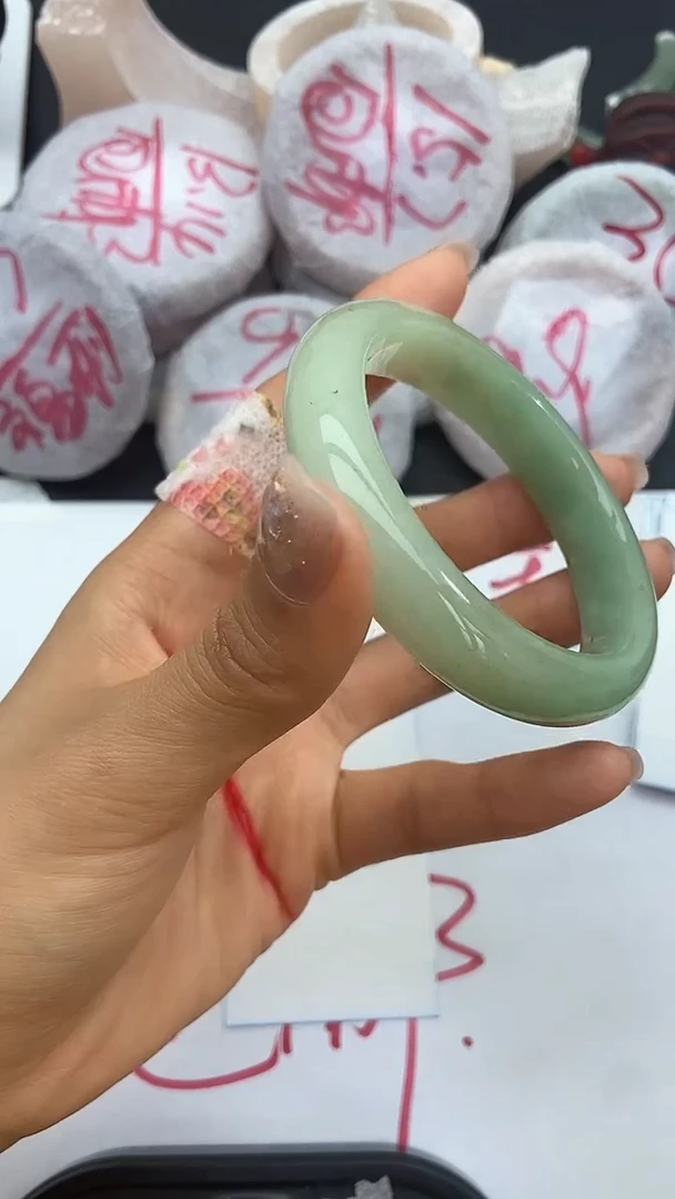 未镶嵌手镯石英质玉A148+57.6