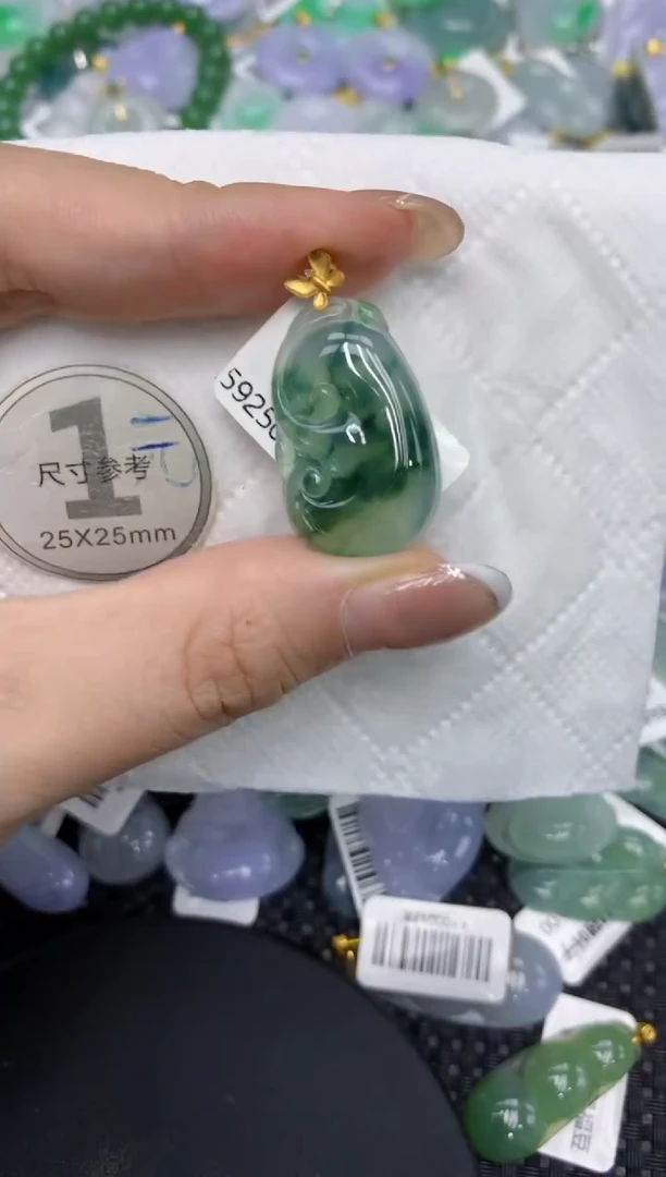 颈饰18K金镶嵌翡翠1111111