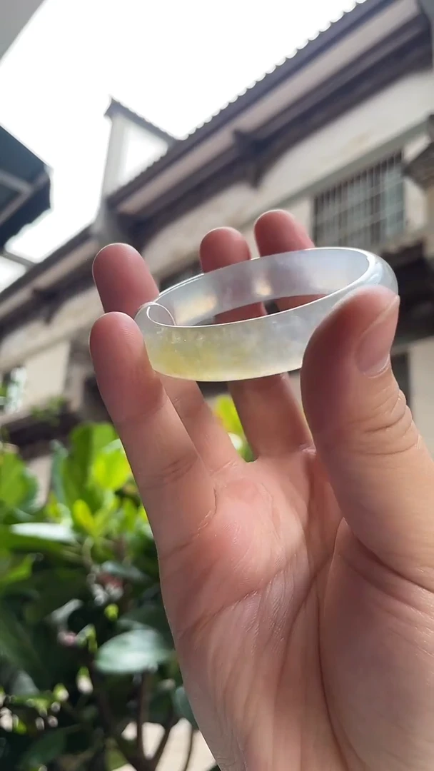 翡翠手镯未镶嵌53圈