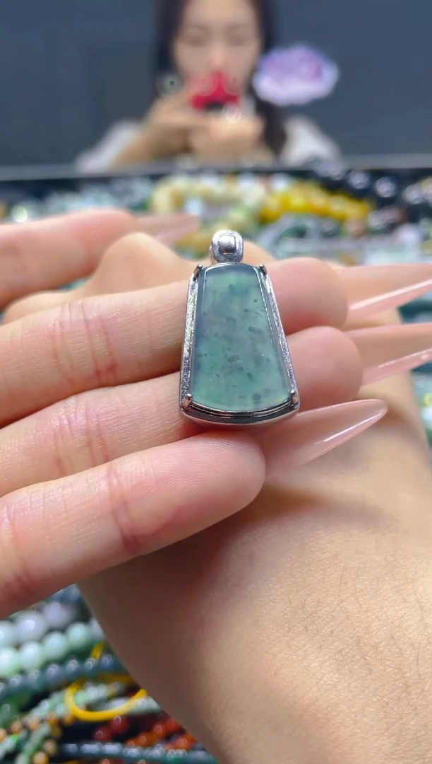 颈饰未镶嵌翡翠/U/翡翠A货，一件也是批发价