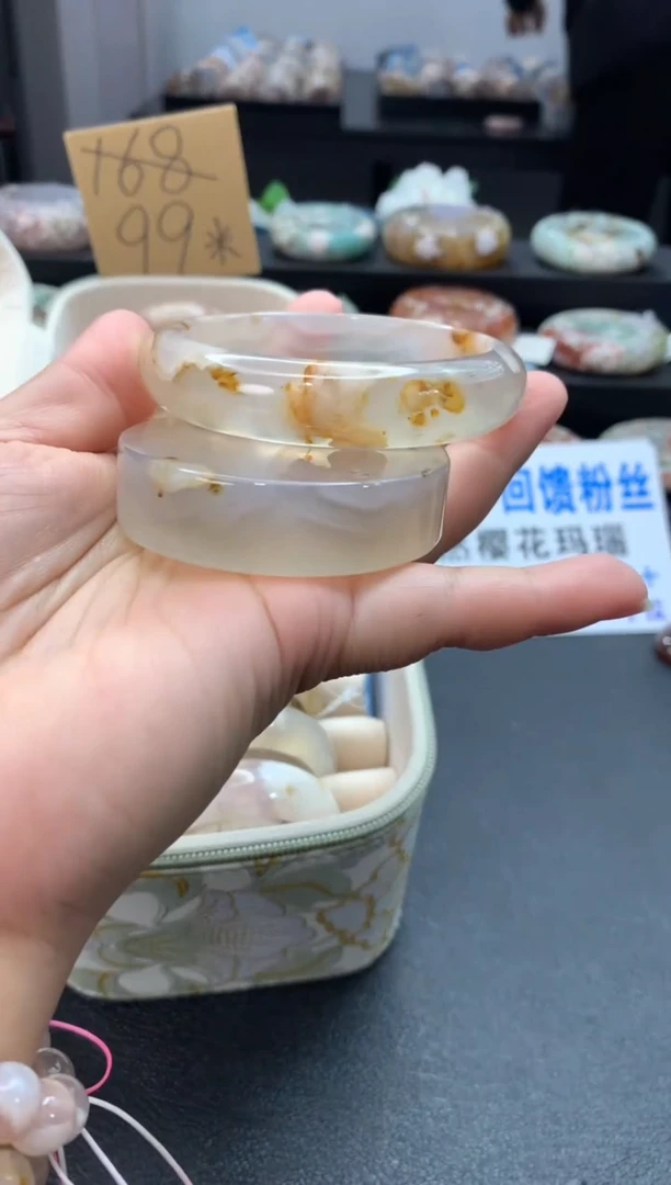 未镶嵌手镯石英质玉（57-58圈口）赠送镯心 无证书