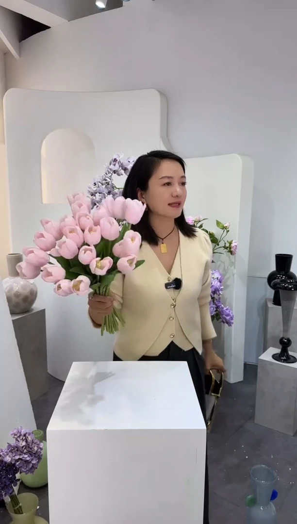 【闪购商品】藤拍15到18 粉色郁金香（不含花瓶）