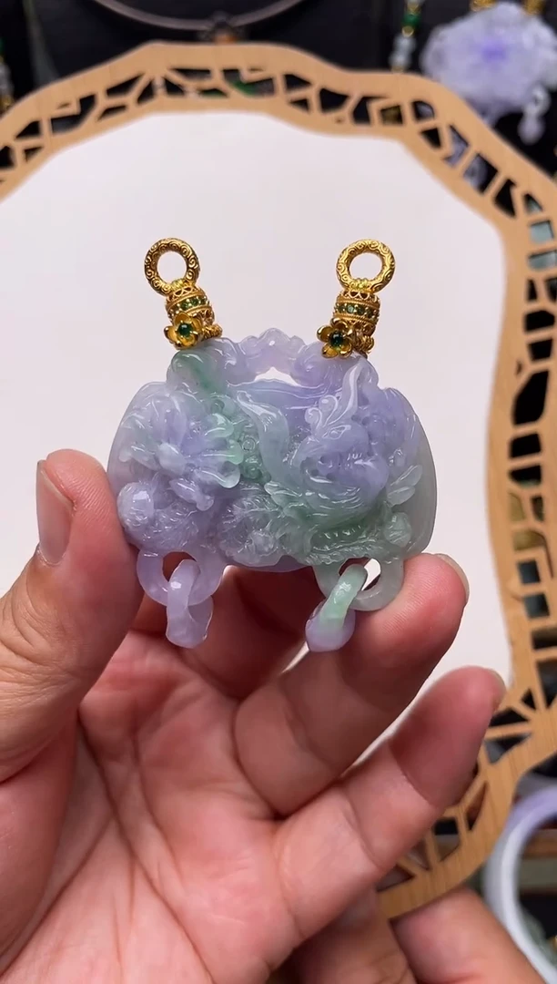 颈饰未镶嵌翡翠吊坠