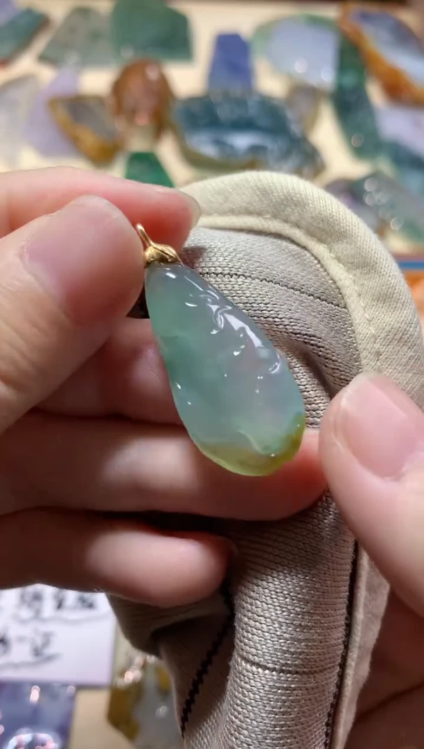 吊坠(不含链)18K金镶嵌翡翠吊坠