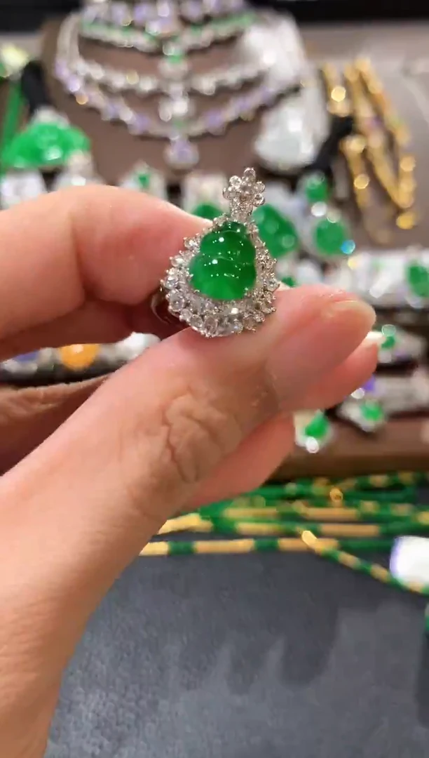 18K金镶嵌戒指翡翠n206