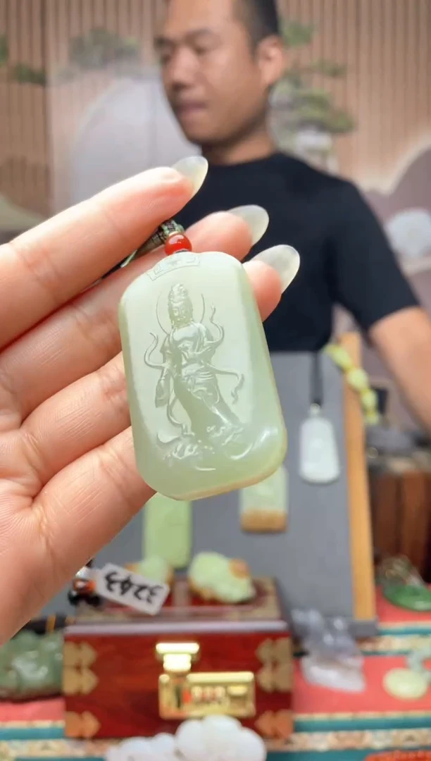 颈饰未镶嵌和田玉拍一发一