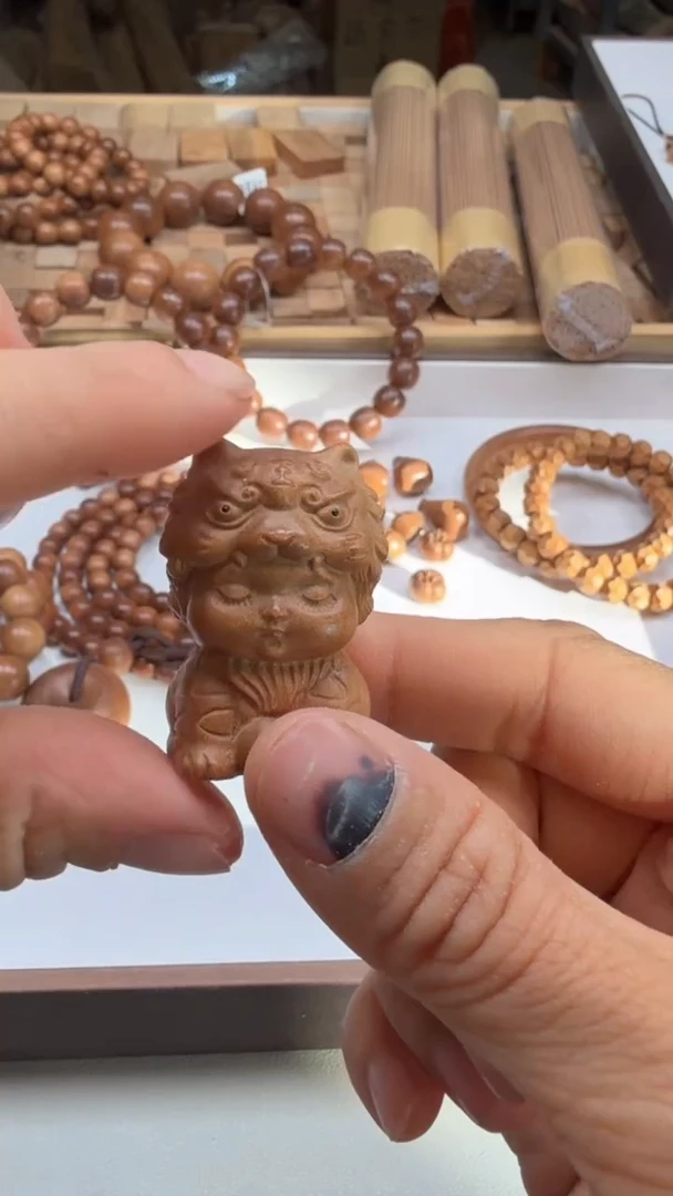 檀香木其他虎娃摆件