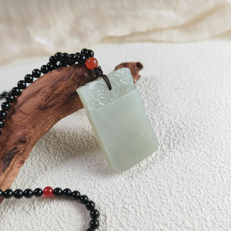 沐银时代和田玉平安无事牌吊坠【多样性发货发其一】