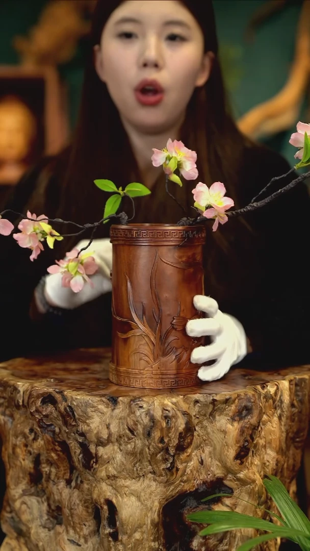 木雷击枣木兰花笔筒