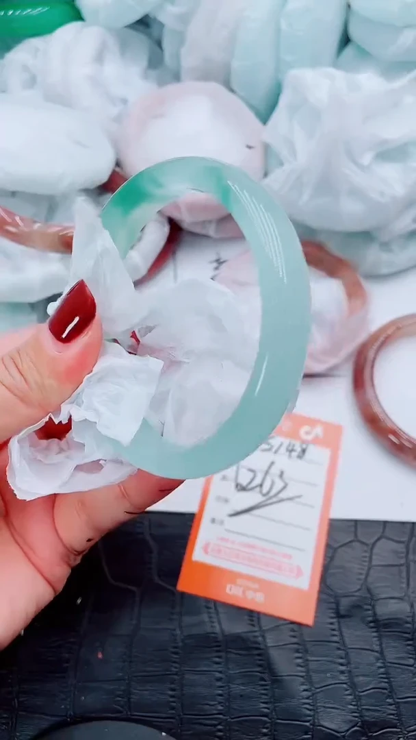 【闪购商品】石英质玉手镯未镶嵌S148-62-63