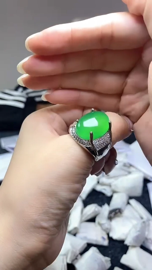 满色吊坠  所见即所得！