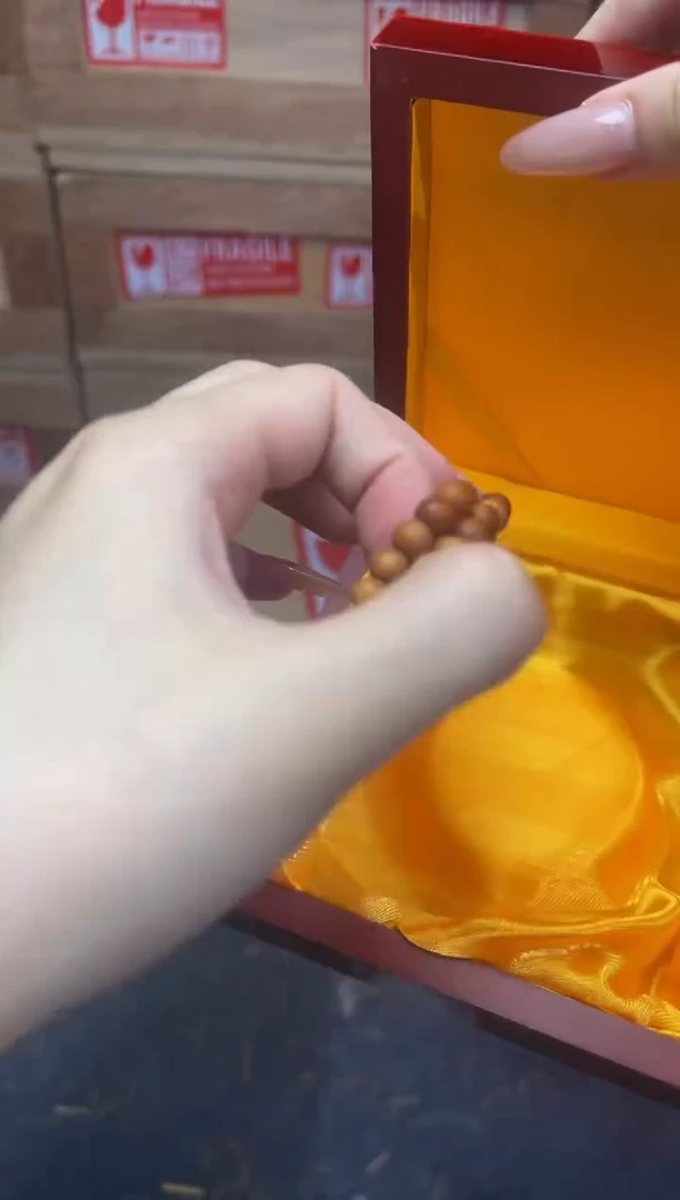 精美手串（无礼盒）
