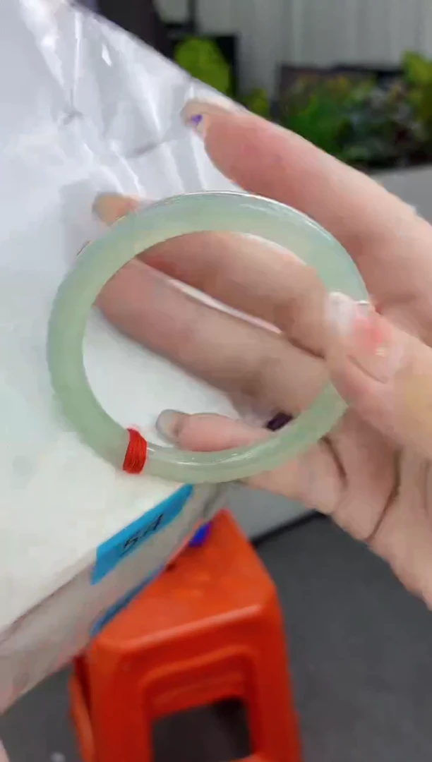 翡翠手镯未镶嵌翡翠手镯