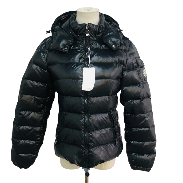 妃鱼/盟可睐/聚酰胺纤维/羽绒服/95新/马零一二六