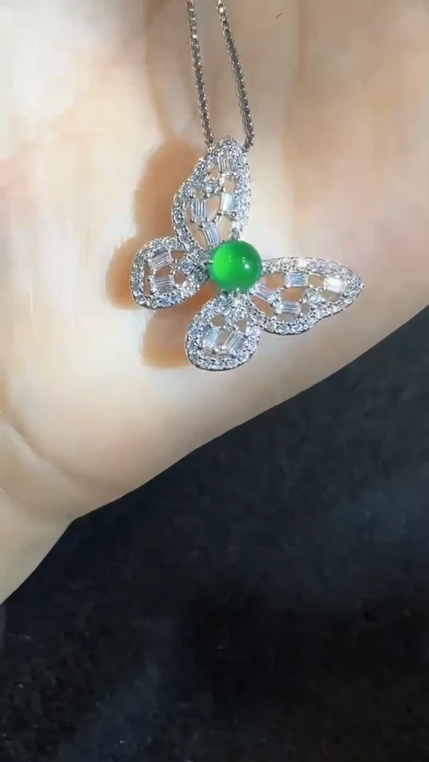 【闪购商品】翡翠吊坠(不含链)未镶嵌多样性发货其一不含链