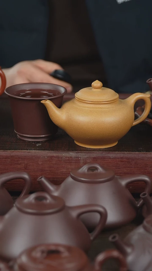 【闪购商品】紫砂茶壶220cc段泥笑樱加主人杯