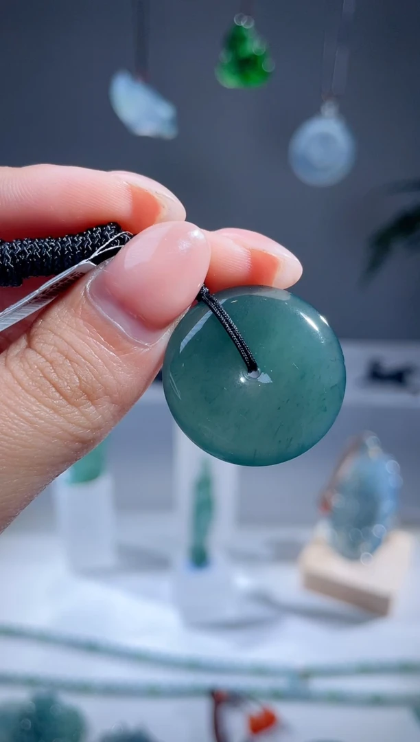 【闪购商品】翡翠颈饰未镶嵌  天然A货翡翠平安扣