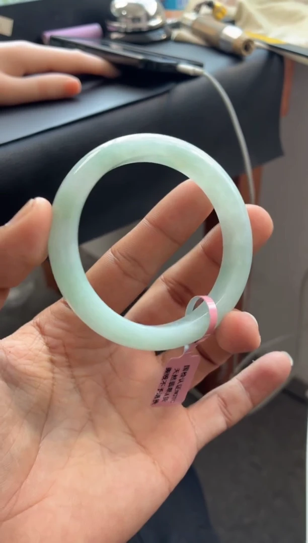 未镶嵌手镯翡翠晴水绿飘色  38号  54-55圈口