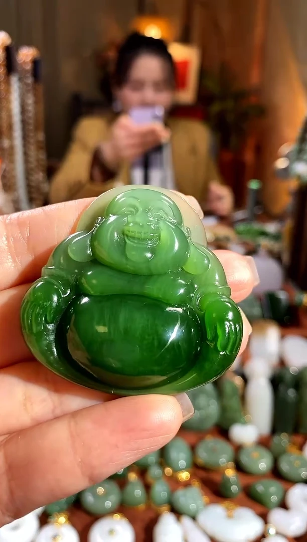 吊坠(赠链)未镶嵌和田玉.