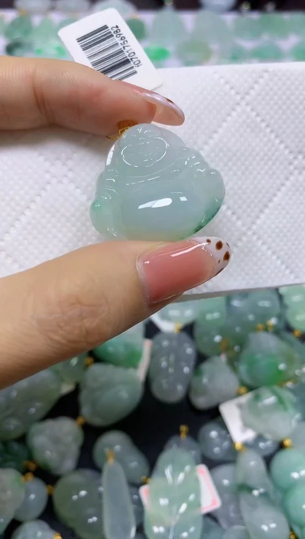 颈饰18K金镶嵌翡翠天然翡翠A货
