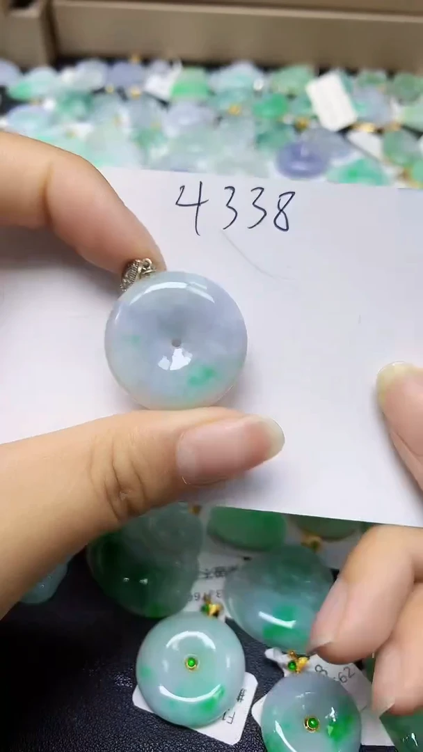 翡翠未镶嵌颈饰 天然缅甸翡翠A货