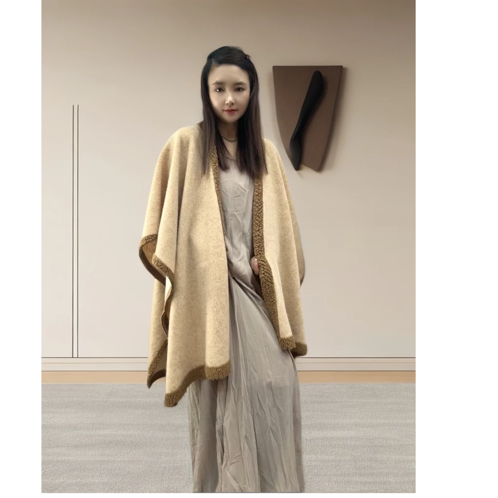 秋冬新款驼色披肩气质