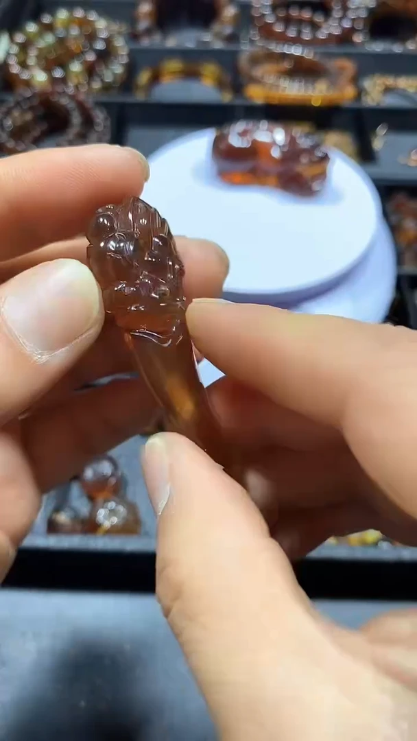 绿珀颈饰未镶嵌天然缅甸琥珀