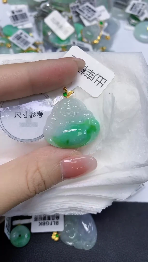 颈饰18K金镶嵌翡翠天然缅甸翡翠A货多样性发一件